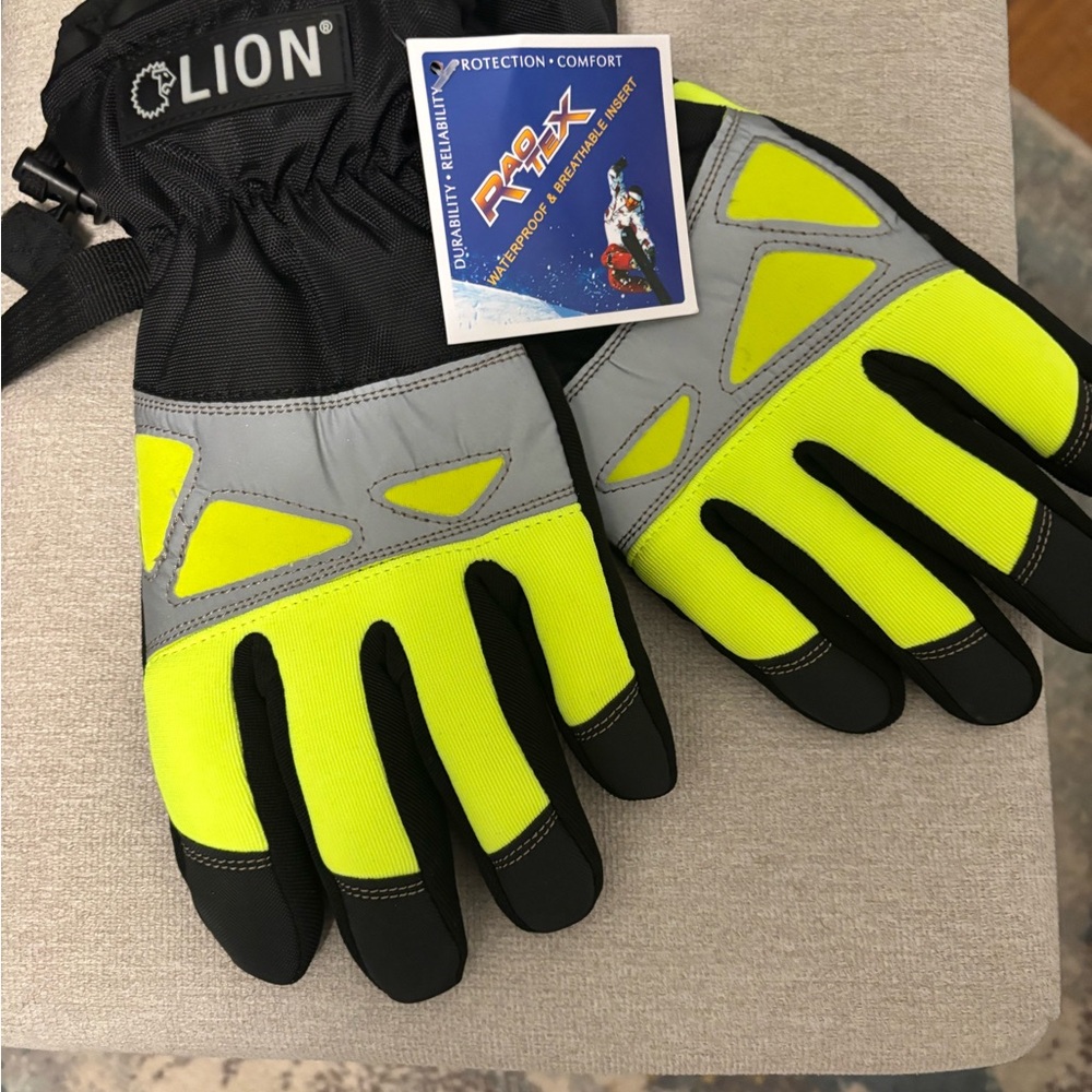 Lion High-Visibility Work Gloves